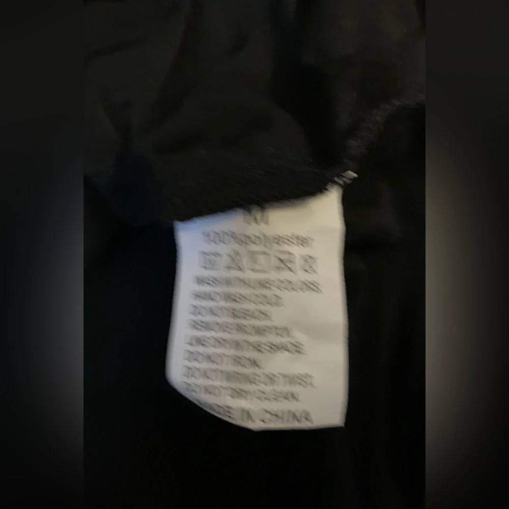 Taylor Swift shirt long sleeve black size medium Swiftie spell out EUC GS B58 - Picture 6 of 6